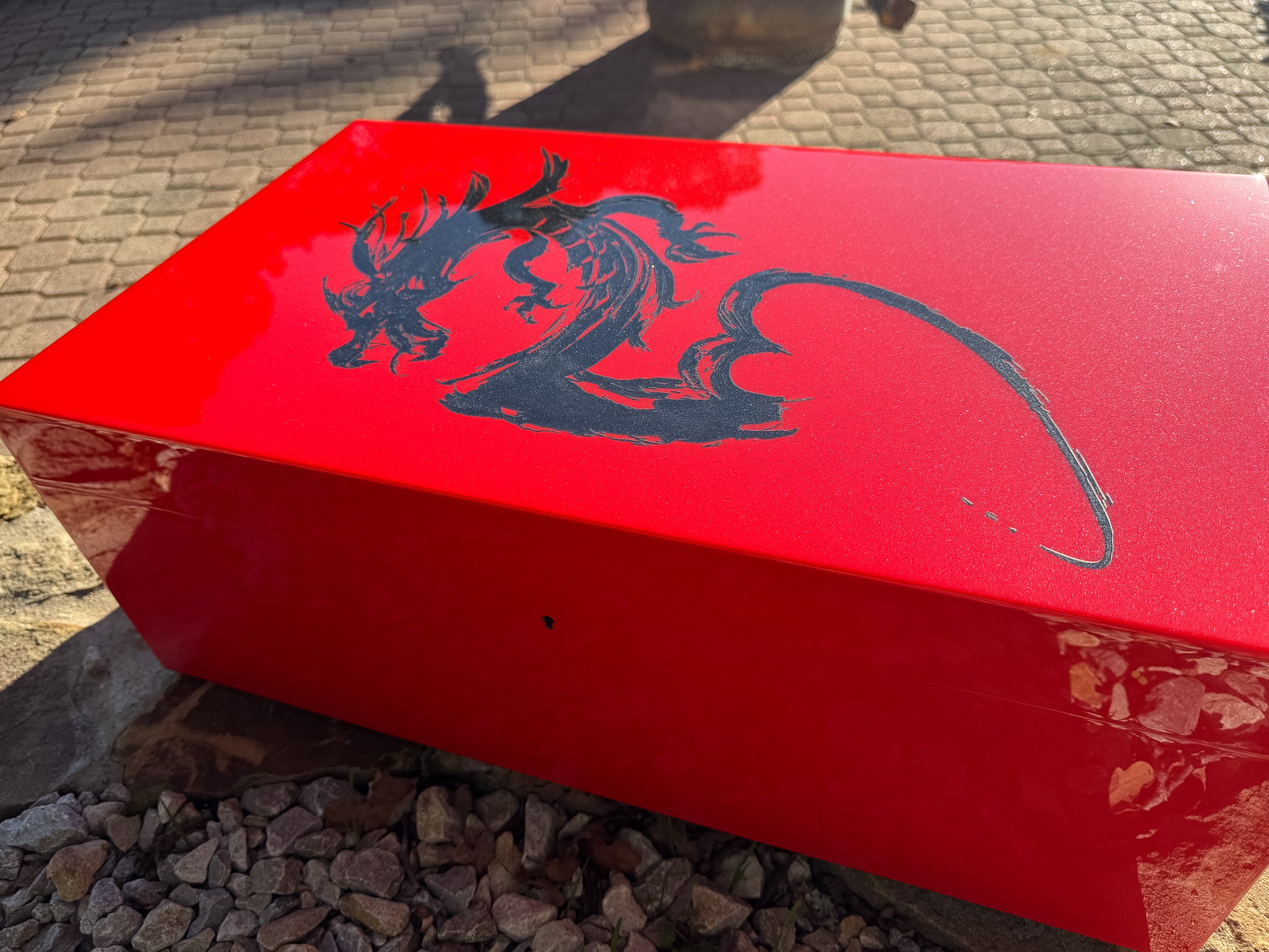 The Draconis: centient red dragon humidor close lid