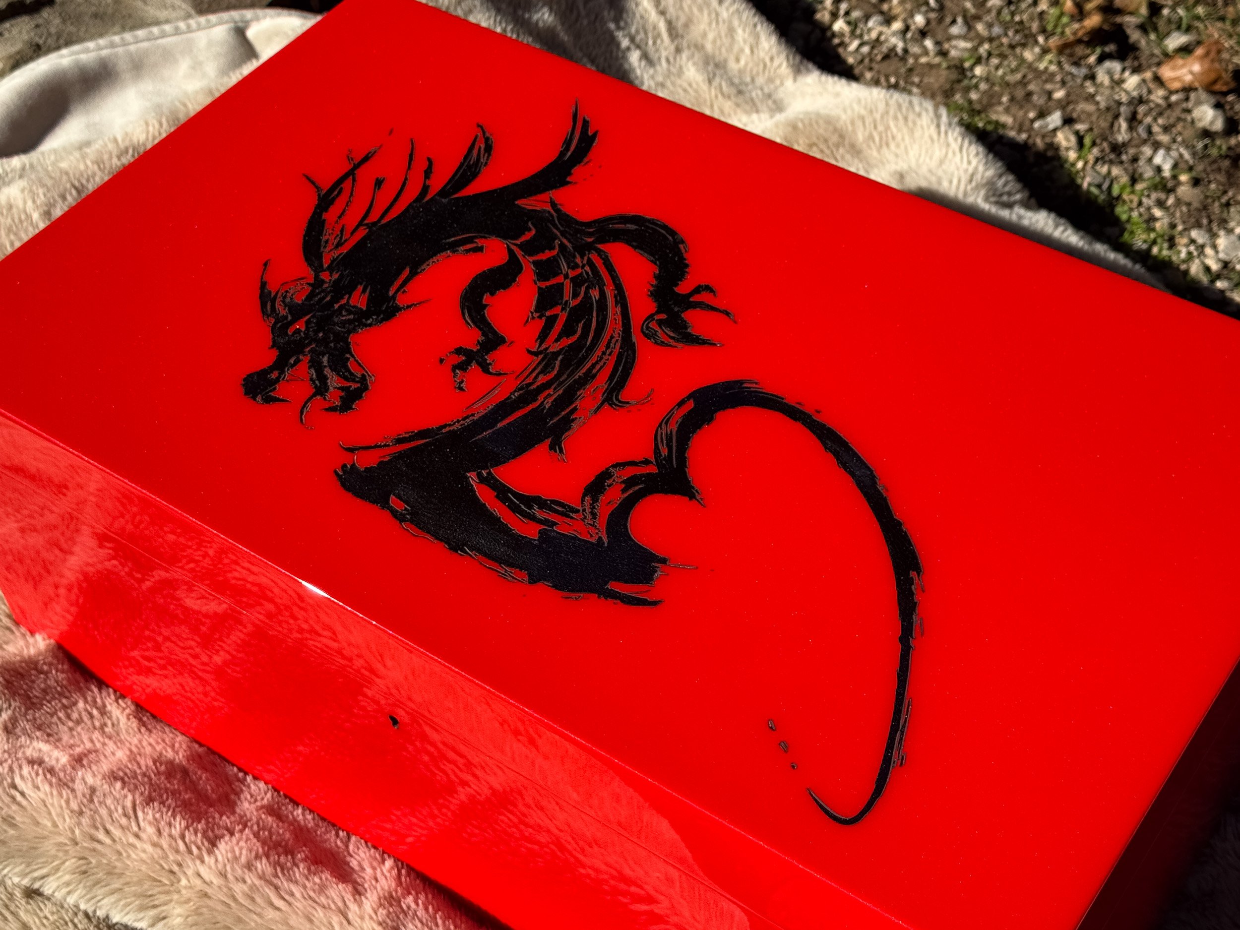 The Draconis: centient red dragon humidor top lid zoom out